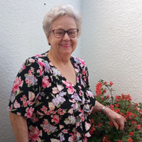 Evelyn S, 71 y